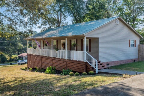 Photo of 519 Gunter Avenue, Bridgeport, AL 35740 (MLS # 1543119)