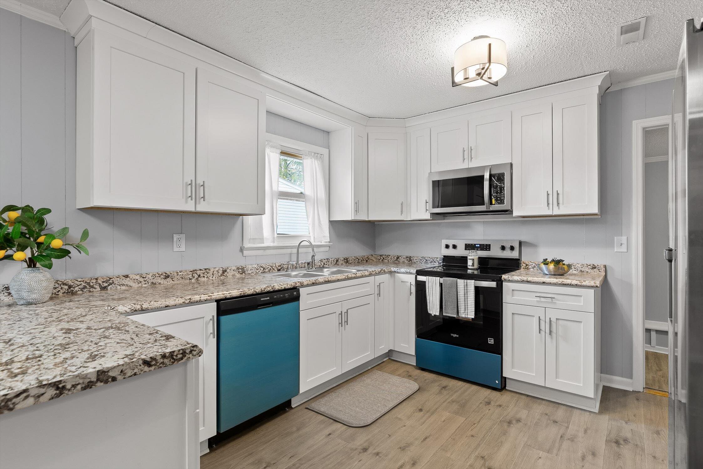 Rossville, Georgia 30741, United States, 3 Bedrooms Bedrooms, ,2 BathroomsBathrooms,Residential,Active,238463