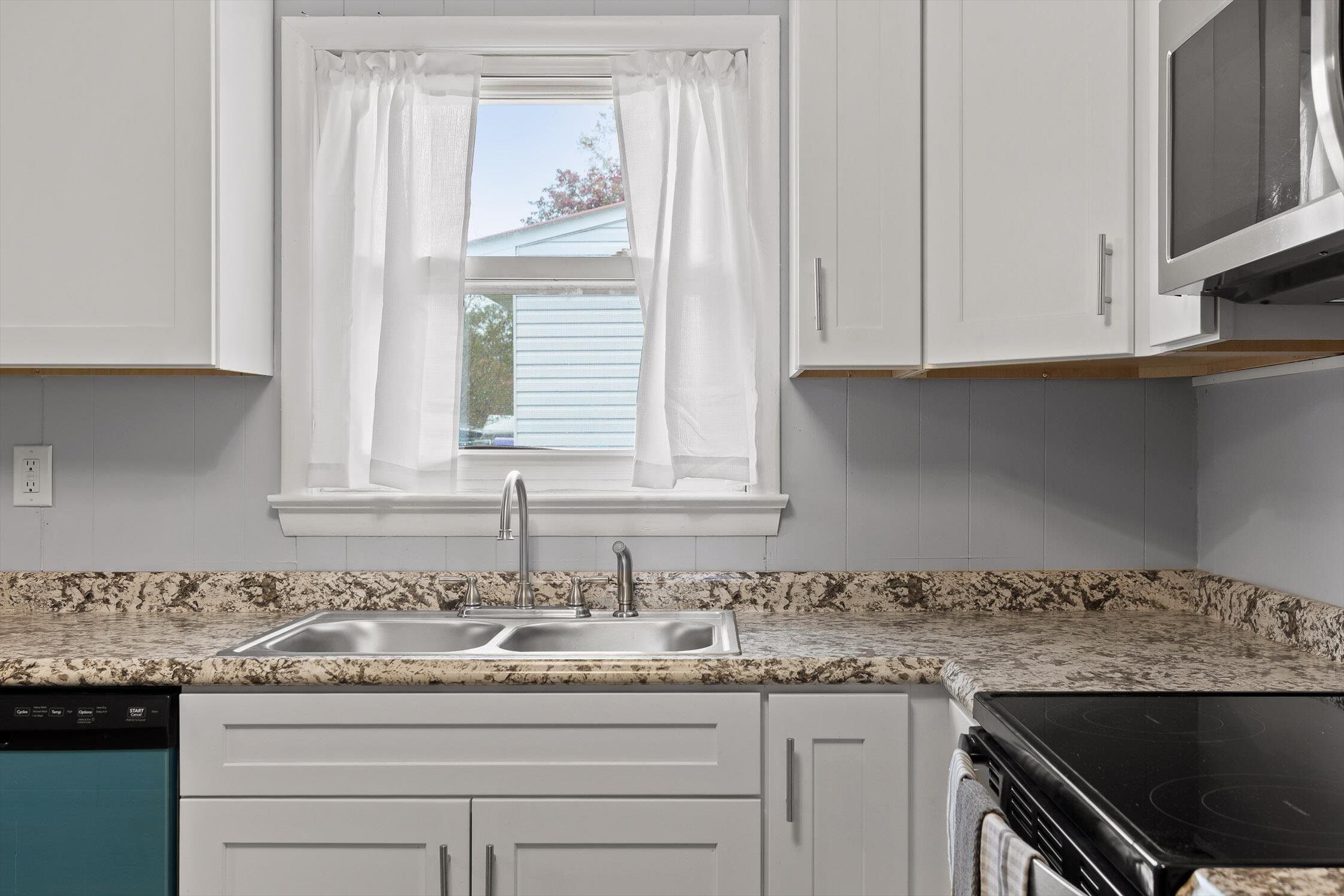 Rossville, Georgia 30741, United States, 3 Bedrooms Bedrooms, ,2 BathroomsBathrooms,Residential,Active,238463