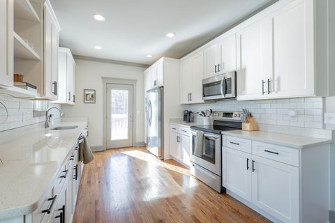 Tiny photo for 102 Lynda Drive, Chattanooga, TN 37405 (MLS # 1526699)