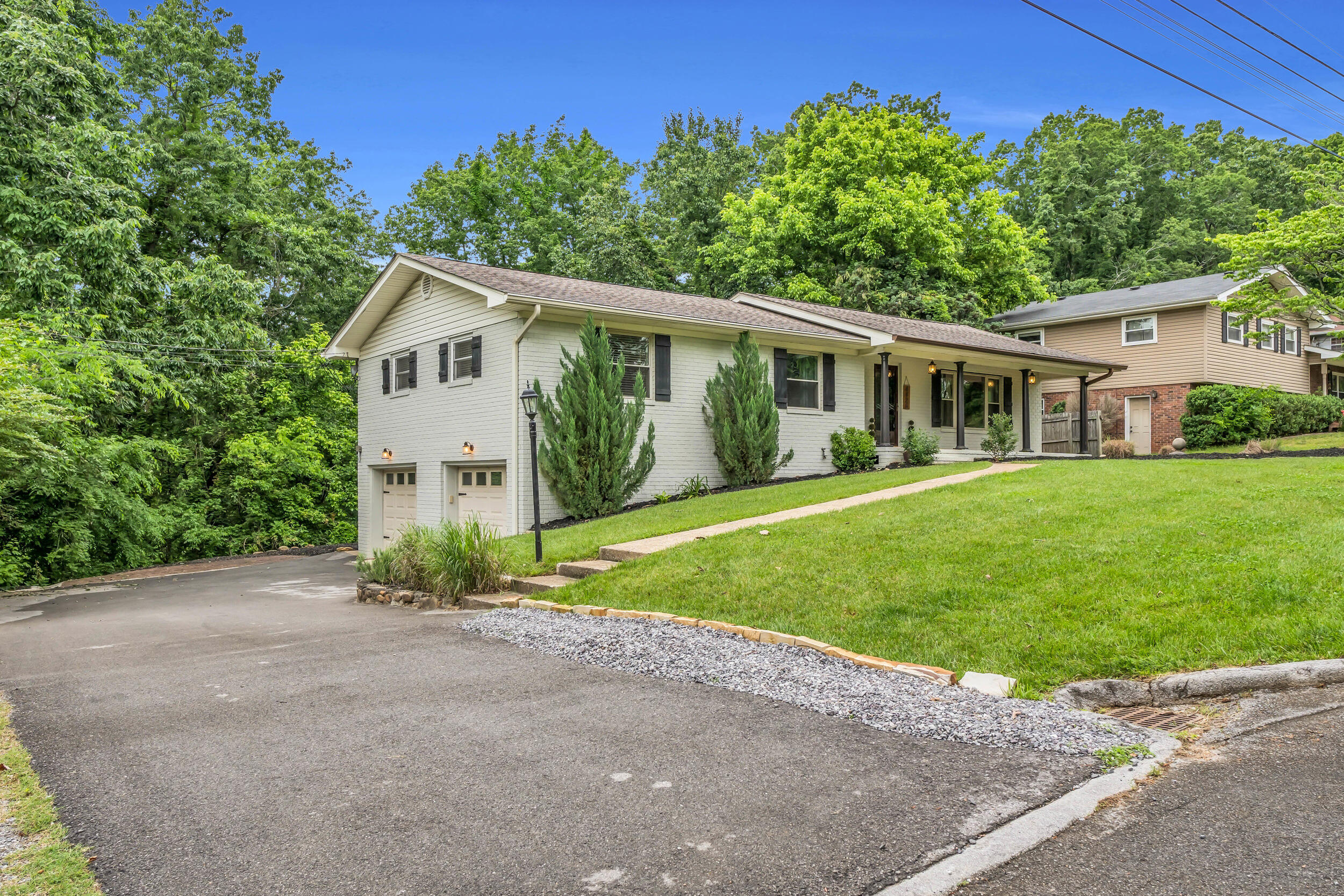 4425 Crestview Drive, Chattanooga, Tennessee image 2