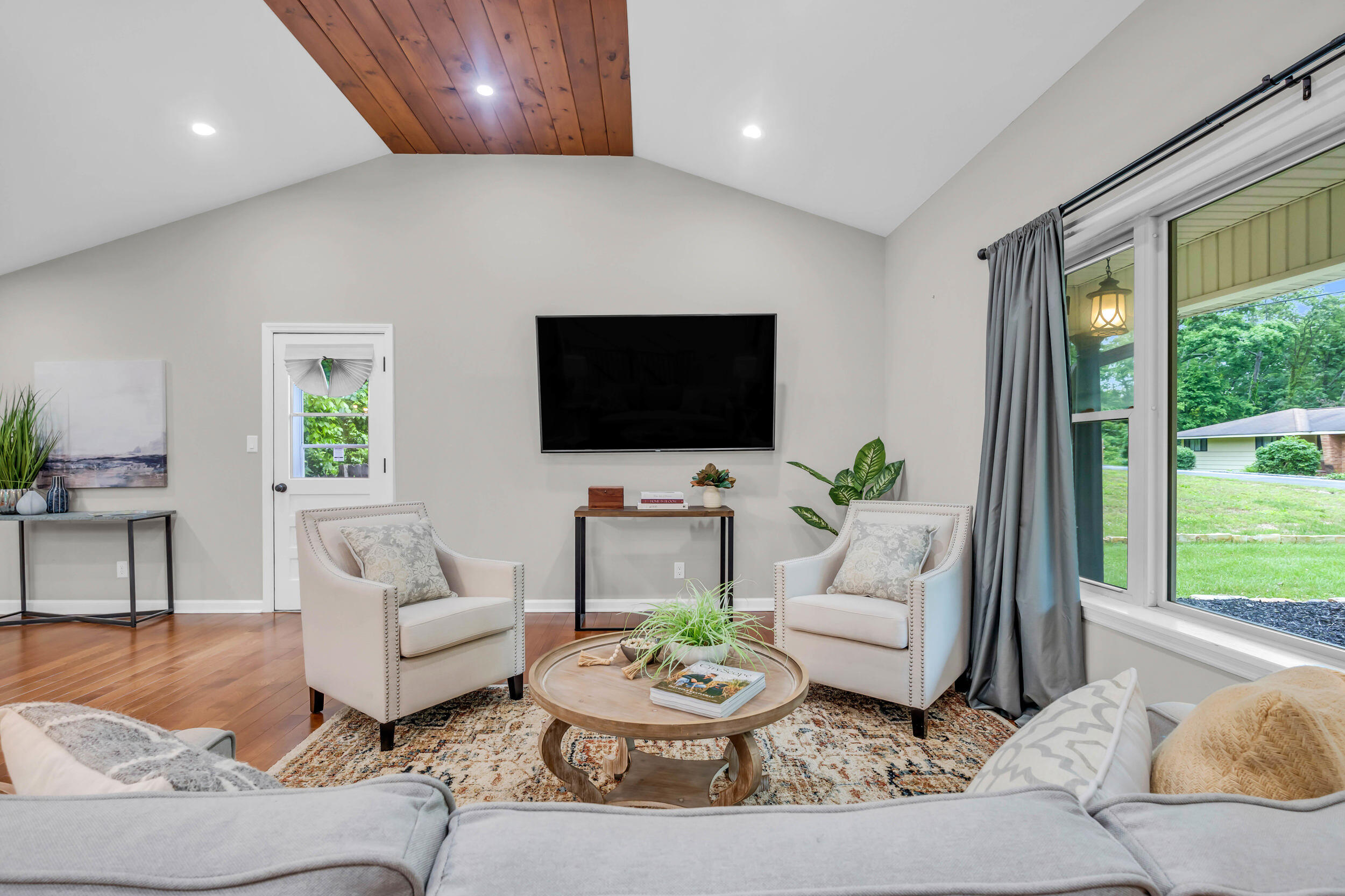 4425 Crestview Drive, Chattanooga, Tennessee image 4