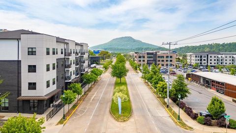 Condo For Sale - 782 Riverfront Parkway<br/> Chattanooga, TN 37402