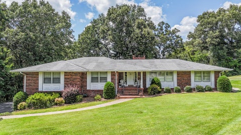 Photo of 2311 Gale Lane, Chattanooga, TN 37421 (MLS # 1544979)