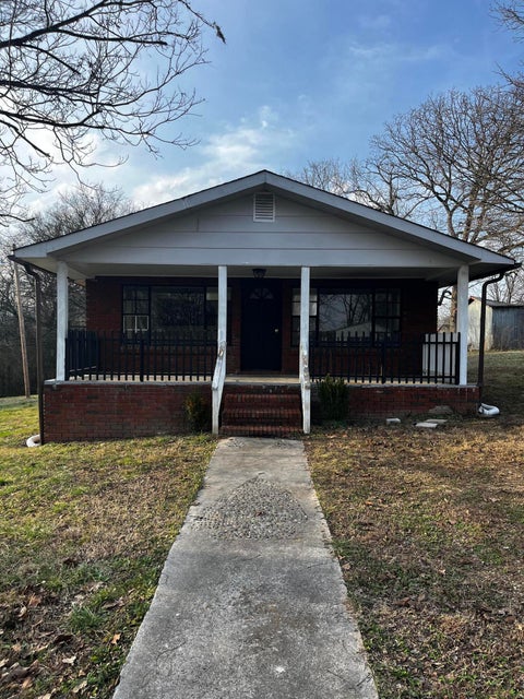 Photo of 1007 Diamond Avenue, Bridgeport, AL 35740 (MLS # 1536834)