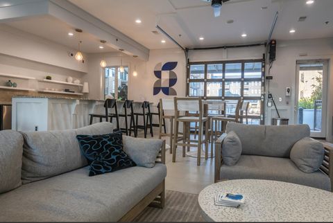 Tiny photo for 200 Manufacturers Road, Chattanooga, TN 37405 (MLS # 1528386)