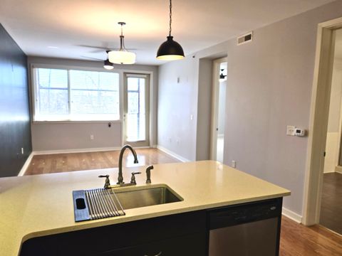 Tiny photo for 200 Manufacturers Road, Chattanooga, TN 37405 (MLS # 1528386)