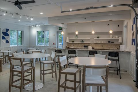 Tiny photo for 200 Manufacturers Road, Chattanooga, TN 37405 (MLS # 1528386)