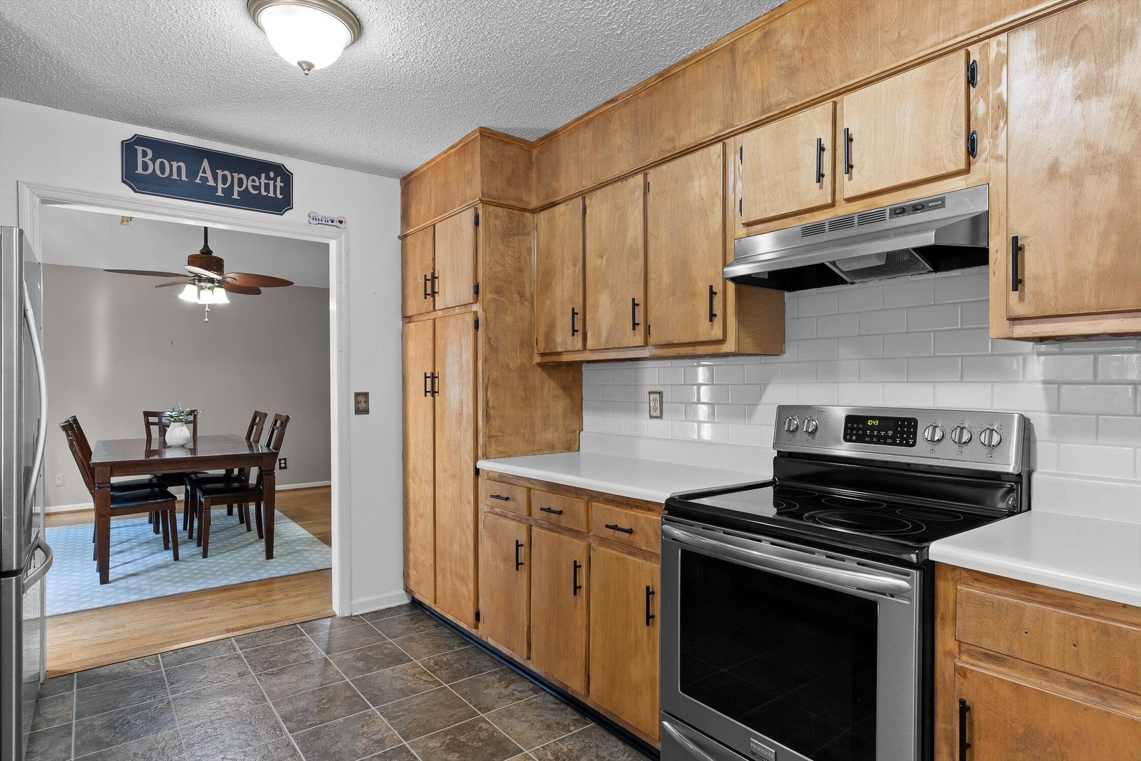 Dalton, Georgia 30721, United States, 3 Bedrooms Bedrooms, ,2 BathroomsBathrooms,Residential,Active,214687