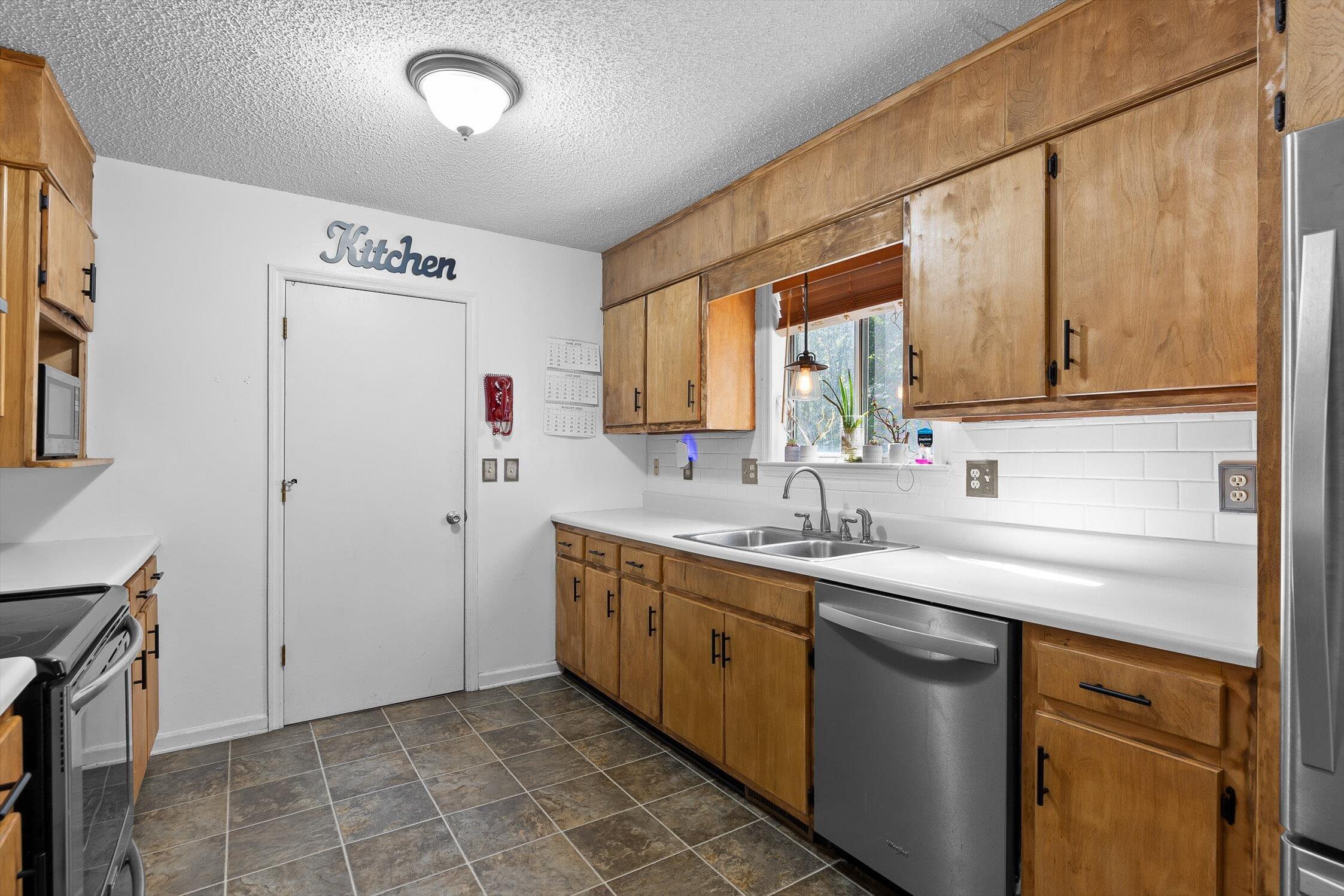 Dalton, Georgia 30721, United States, 3 Bedrooms Bedrooms, ,2 BathroomsBathrooms,Residential,Active,214687