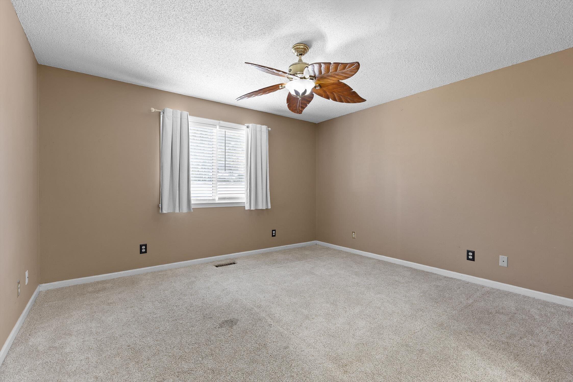 Dalton, Georgia 30721, United States, 3 Bedrooms Bedrooms, ,2 BathroomsBathrooms,Residential,Active,214687