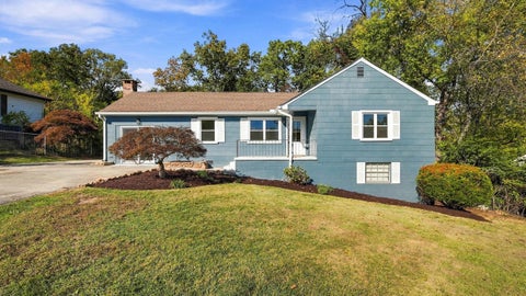 Photo of 1243 W Fairfax Drive, Chattanooga, TN 37415 (MLS # 1545513)