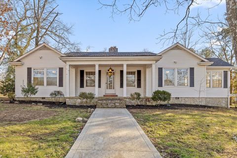 Photo of 4120 Bonny Oaks Drive, Chattanooga, TN 37406 (MLS # 1527861)