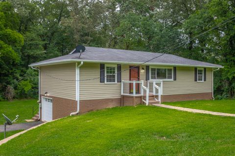 Photo of 3646 Thrushwood Drive, Chattanooga, TN 37415 (MLS # 1517982)