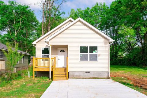 Photo of 4255 Quinn Adams Street, Chattanooga, TN 37410 (MLS # 1532365)