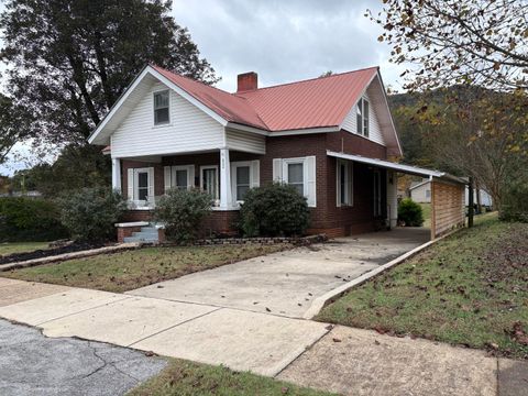 Homes For Sale - 804 Elm Avenue<br/> South Pittsburg, TN 37380
