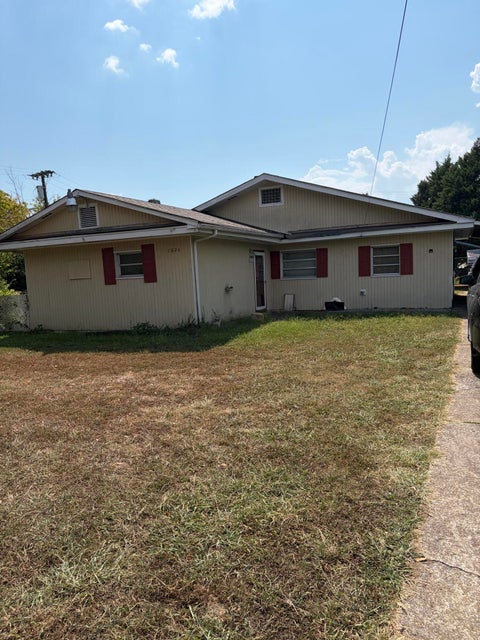 Photo of 1824 E 27th Street, Chattanooga, TN 37407 (MLS # 1543104)
