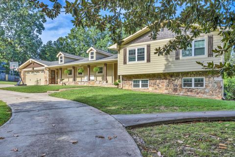 Photo of 2024 Clematis Drive, Hixson, TN 37343 (MLS # 1519476)