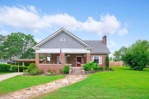 Homes For Sale - 3801 Oweda Terrace<br/> Chattanooga, TN 37415