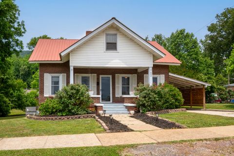 Photo of 804 Elm Avenue, South Pittsburg, TN 37380 (MLS # 1535148)