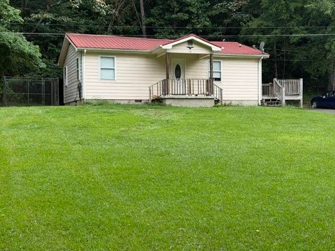 Photo of 110 Lenda Lane, Chickamauga, GA 30707 (MLS # 1538644) Photo of 110 Lenda Lane, Chickamauga, GA 30707 (MLS # 1538644)
