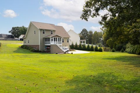 Photo of 9901 Breeze Hill Lane, Soddy Daisy, TN 37379 (MLS # 1519817)