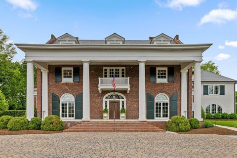 Photo of 1636 Hillcrest Road, Chattanooga, TN 37405 (MLS # 1534849)