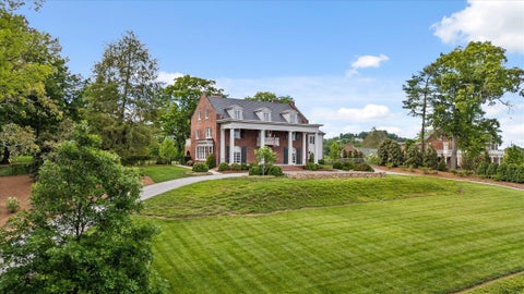 Photo of 1636 Hillcrest Road, Chattanooga, TN 37405 (MLS # 1534849)