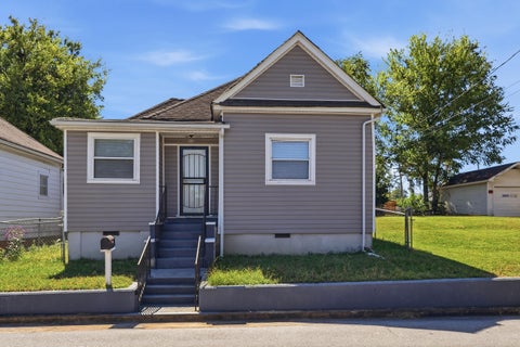 Photo of 1908 Cleveland Avenue, Chattanooga, TN 37404 (MLS # 1543712)
