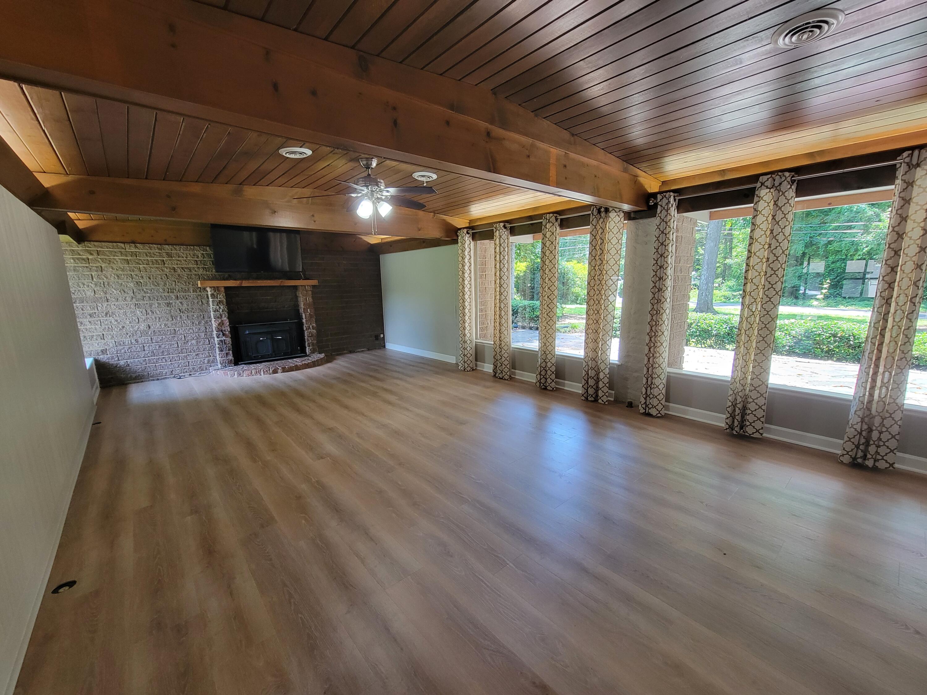 210 Dogwood Circle