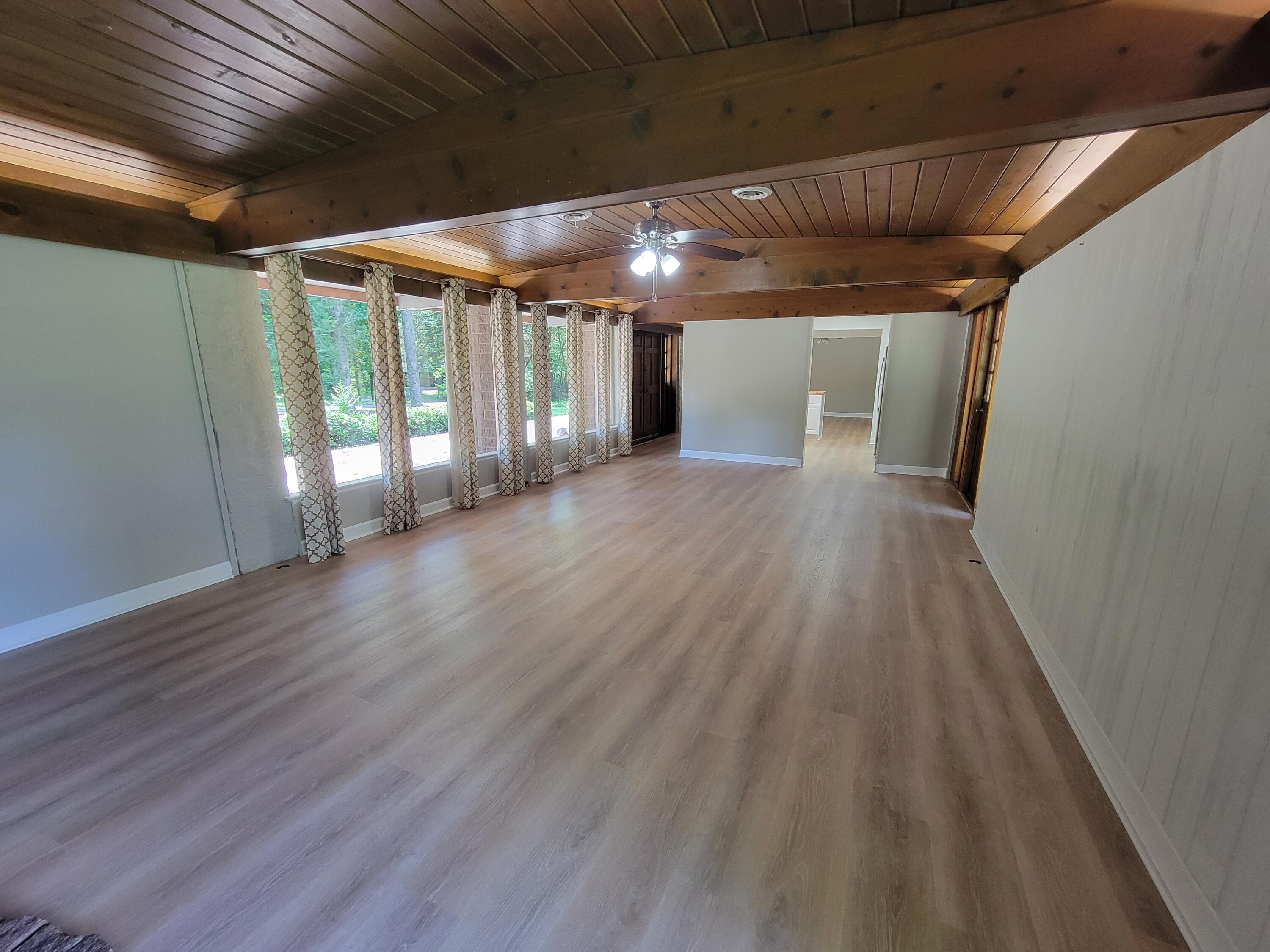 210 Dogwood Circle