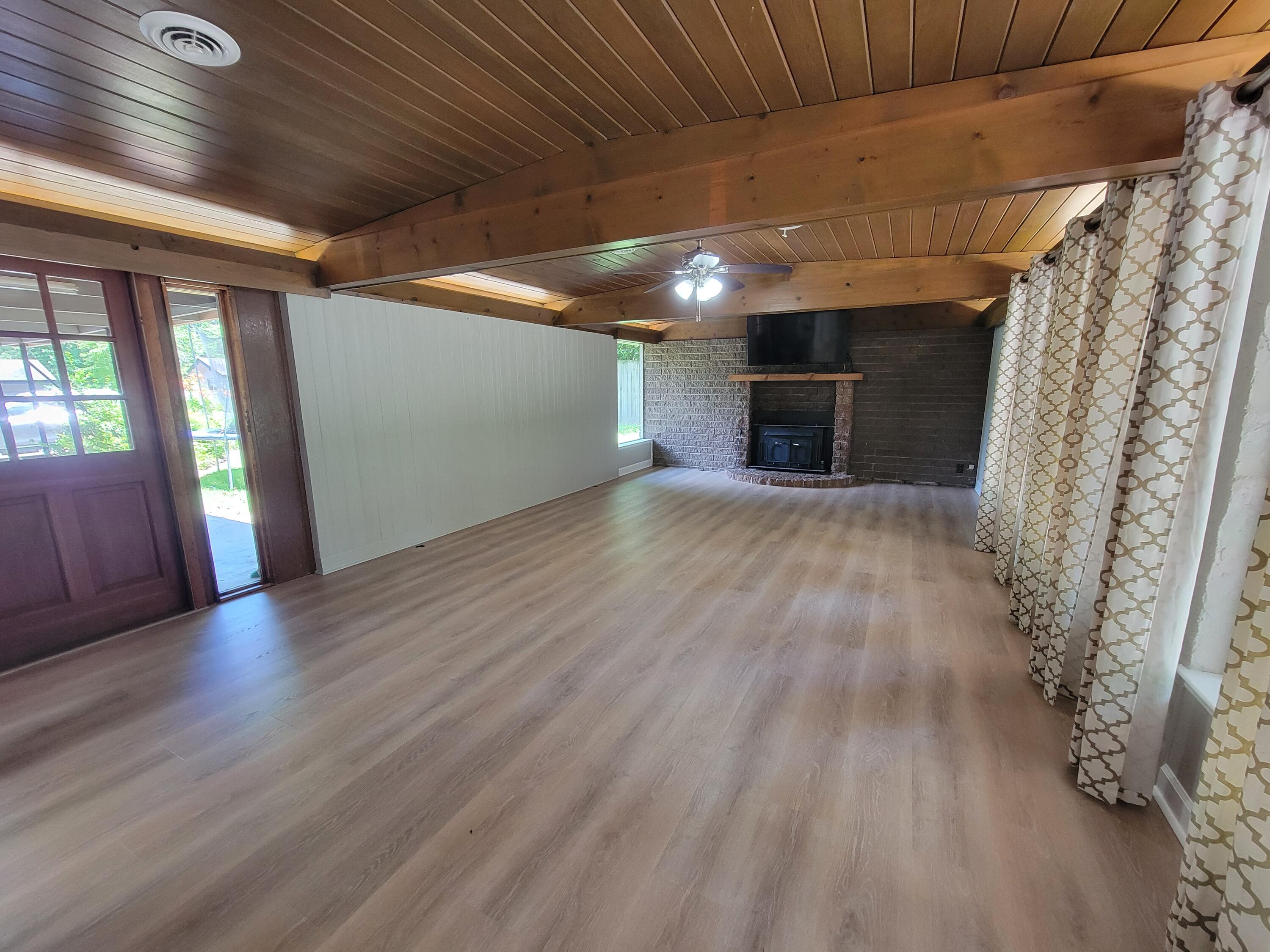210 Dogwood Circle