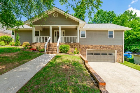 Photo of 9111 Hundley Road, Chattanooga, TN 37416 (MLS # 1536690)