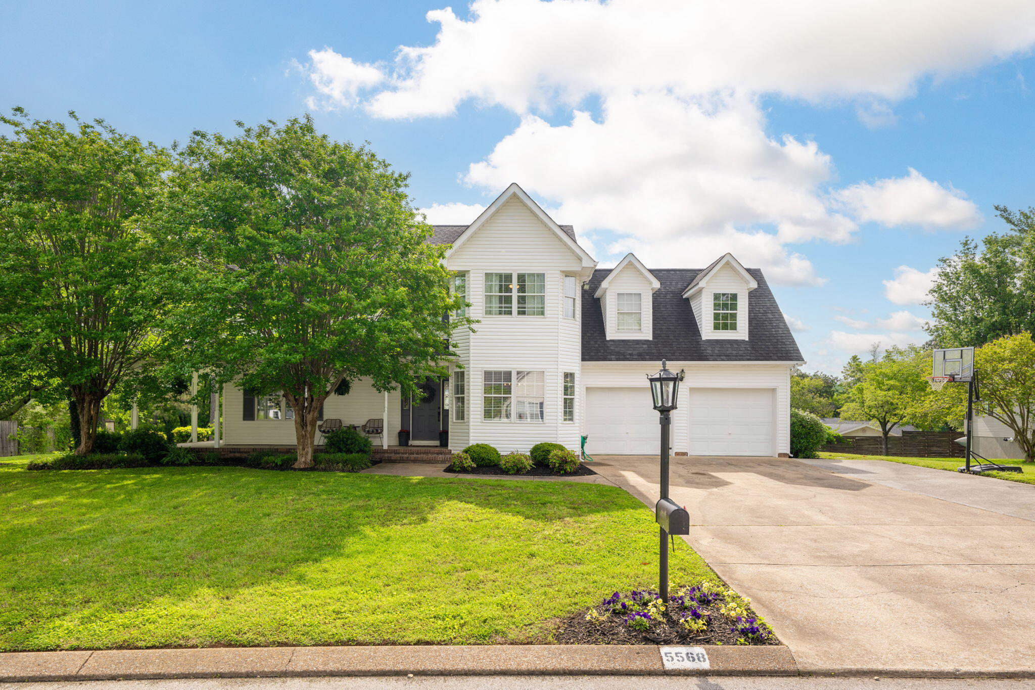 5568 Bryar Rose Drive, Ooltewah, Tennessee image 1