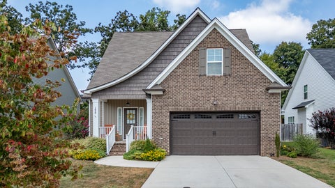 Homes For Sale - 1829 Oakvale Drive<br/> Chattanooga, TN 37421