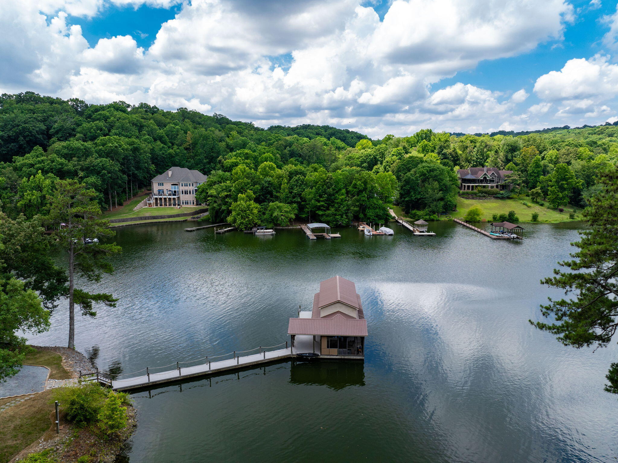 2106 Wisteria Drive, Hixson, Tennessee image 1