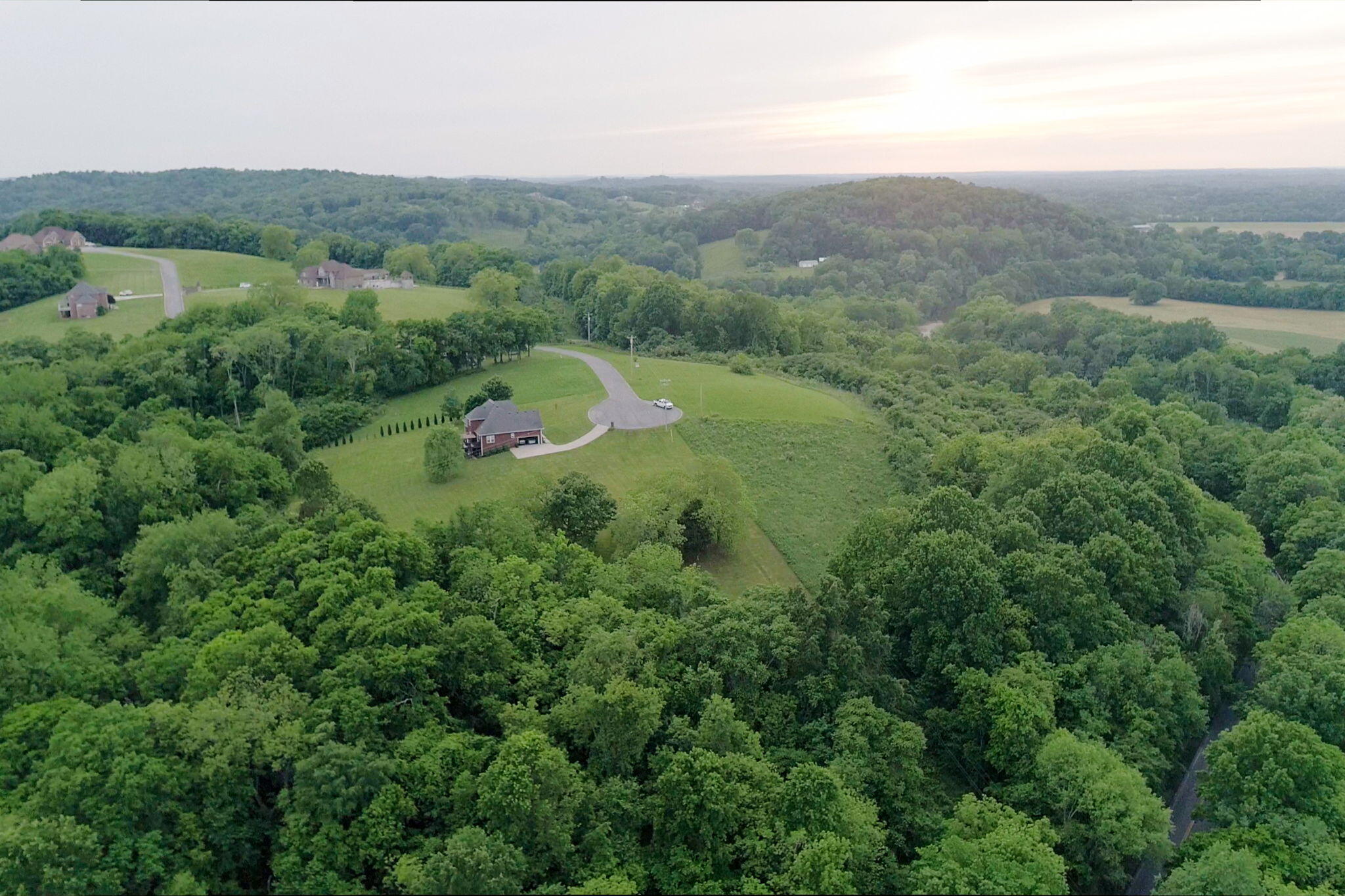 Overlook Lane, Shelbyville, Tennessee image 6