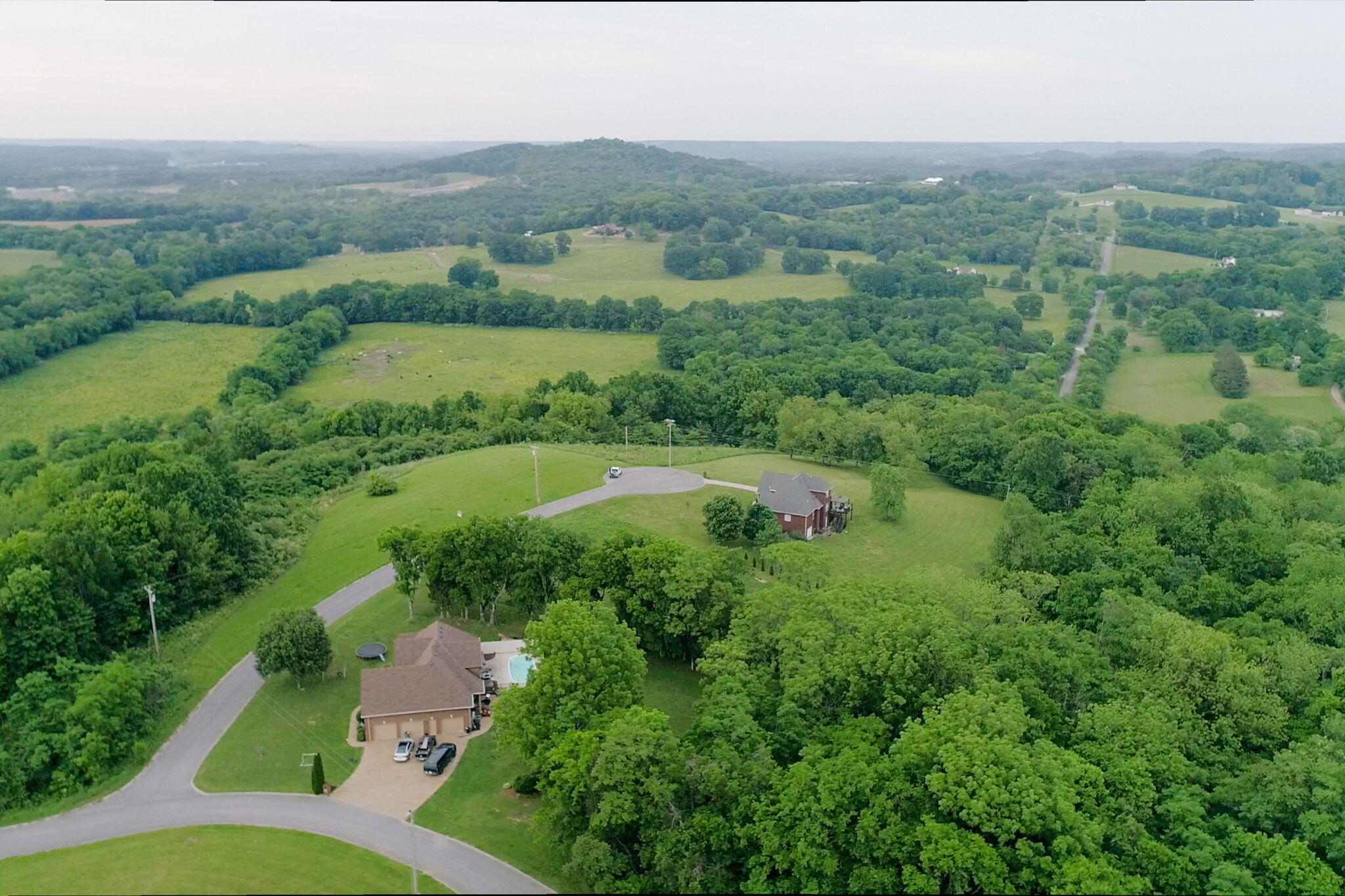 Overlook Lane, Shelbyville, Tennessee image 5