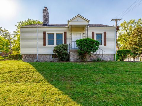 Photo of 1123 Orangewood Avenue, Chattanooga, TN 37404 (MLS # 1534175)