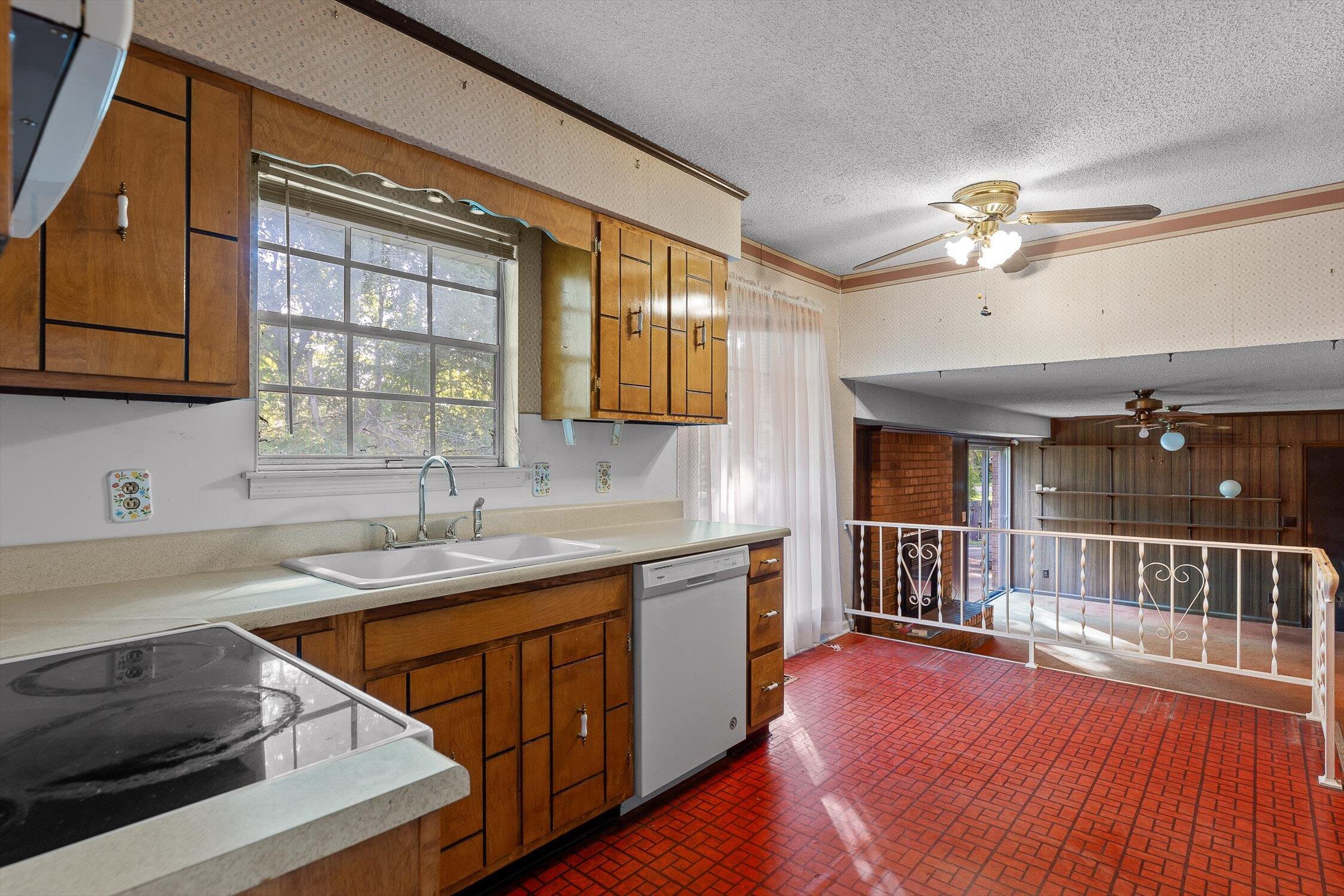 Hixson, Tennessee 37343, United States, 4 Bedrooms Bedrooms, ,3 BathroomsBathrooms,Residential,Active,164308