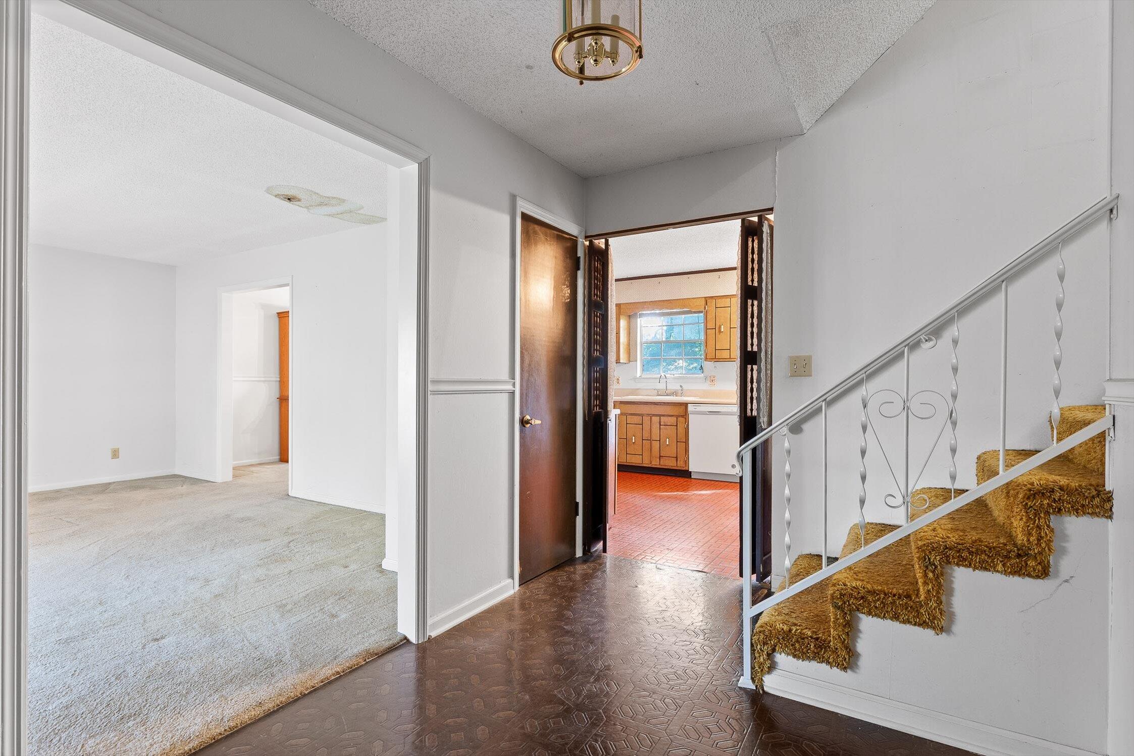 Hixson, Tennessee 37343, United States, 4 Bedrooms Bedrooms, ,3 BathroomsBathrooms,Residential,Active,164308