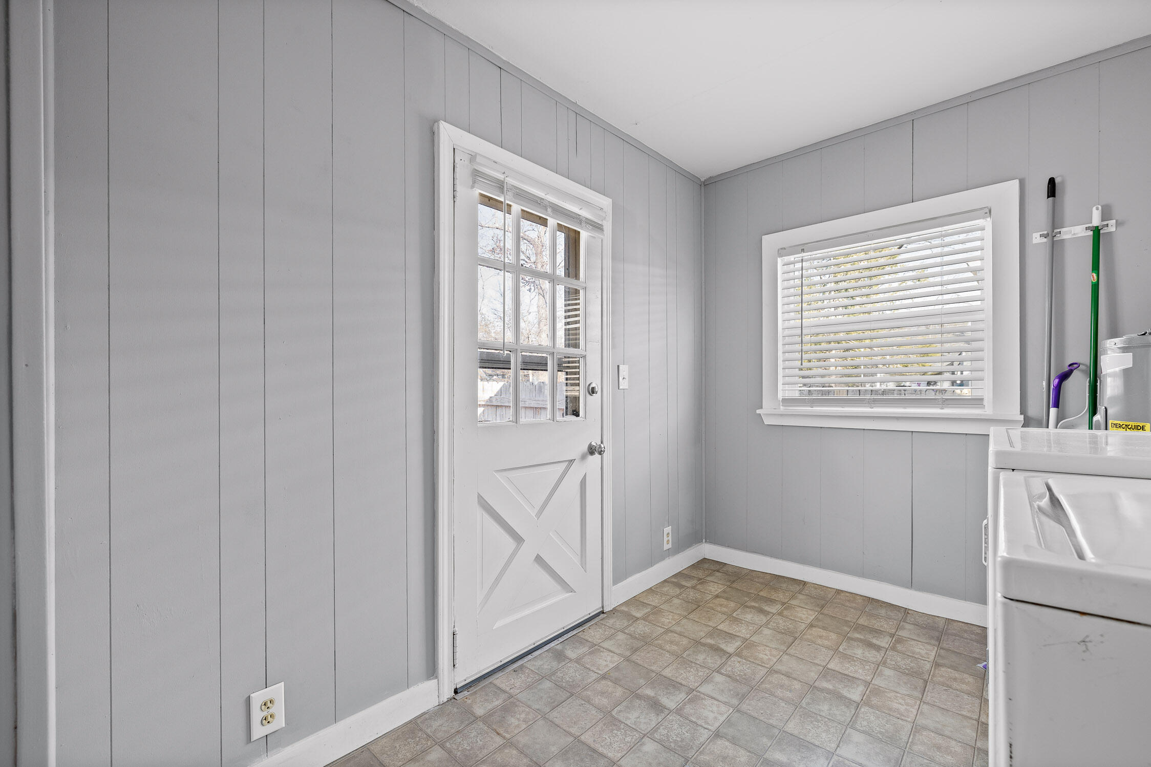 Chattanooga, Tennessee 37411, United States, 2 Bedrooms Bedrooms, ,1 BathroomBathrooms,Residential,Active,13295