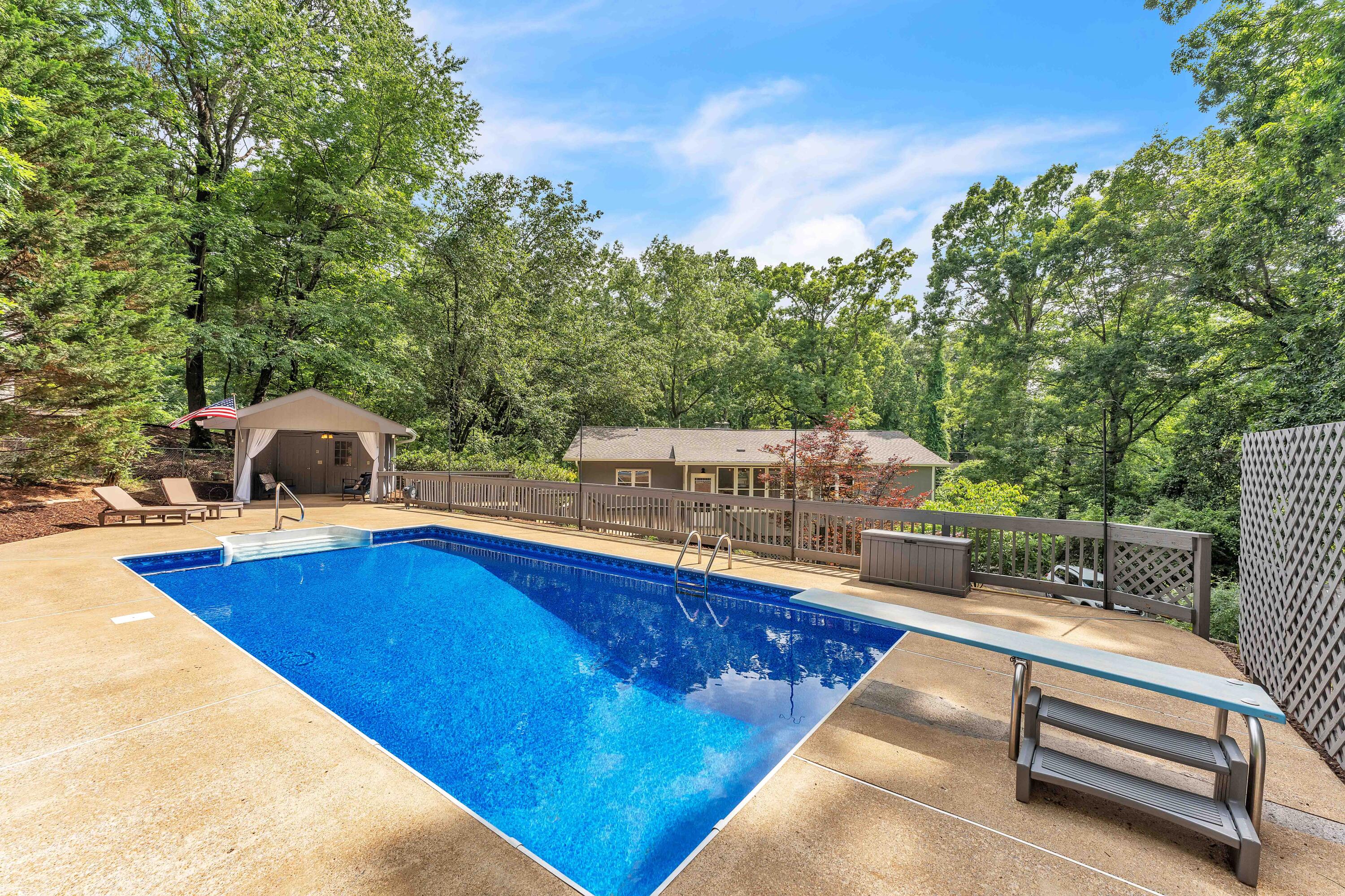 6833 Buck Trail Drive, Harrison, Tennessee image 1