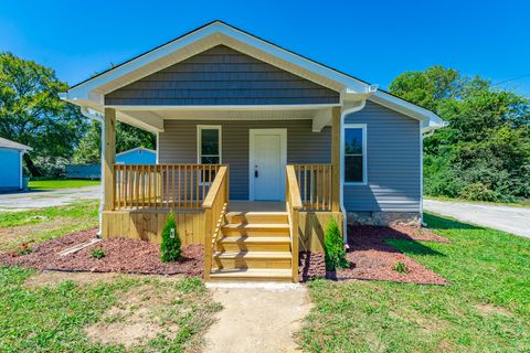 Photo of 936 Cross Street, Rossville, GA 30741 (MLS # 1519879)