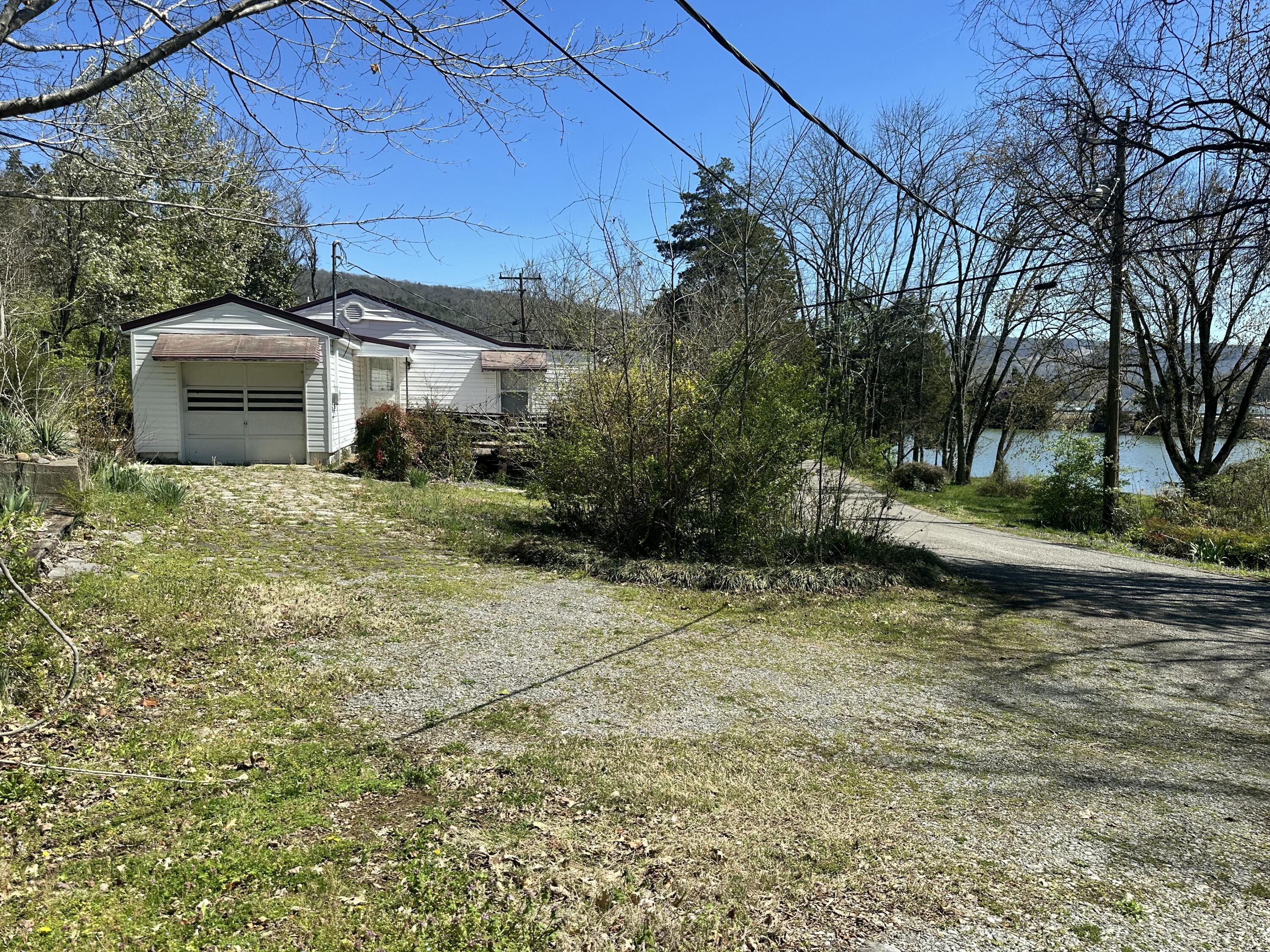 427 Lakeshore Drive, Jasper, Tennessee image 1