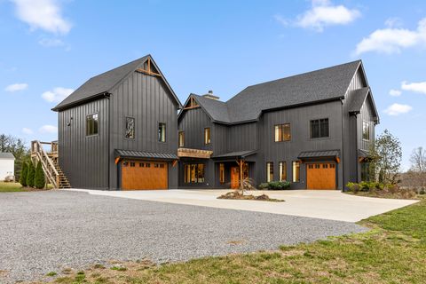 Photo of 763 Us-127, Signal Mountain, TN 37377 (MLS # 1526996)