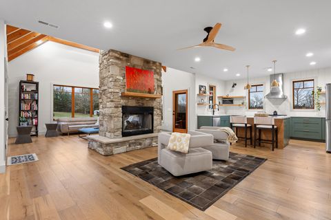 Tiny photo for 763 Us-127, Signal Mountain, TN 37377 (MLS # 1526996)