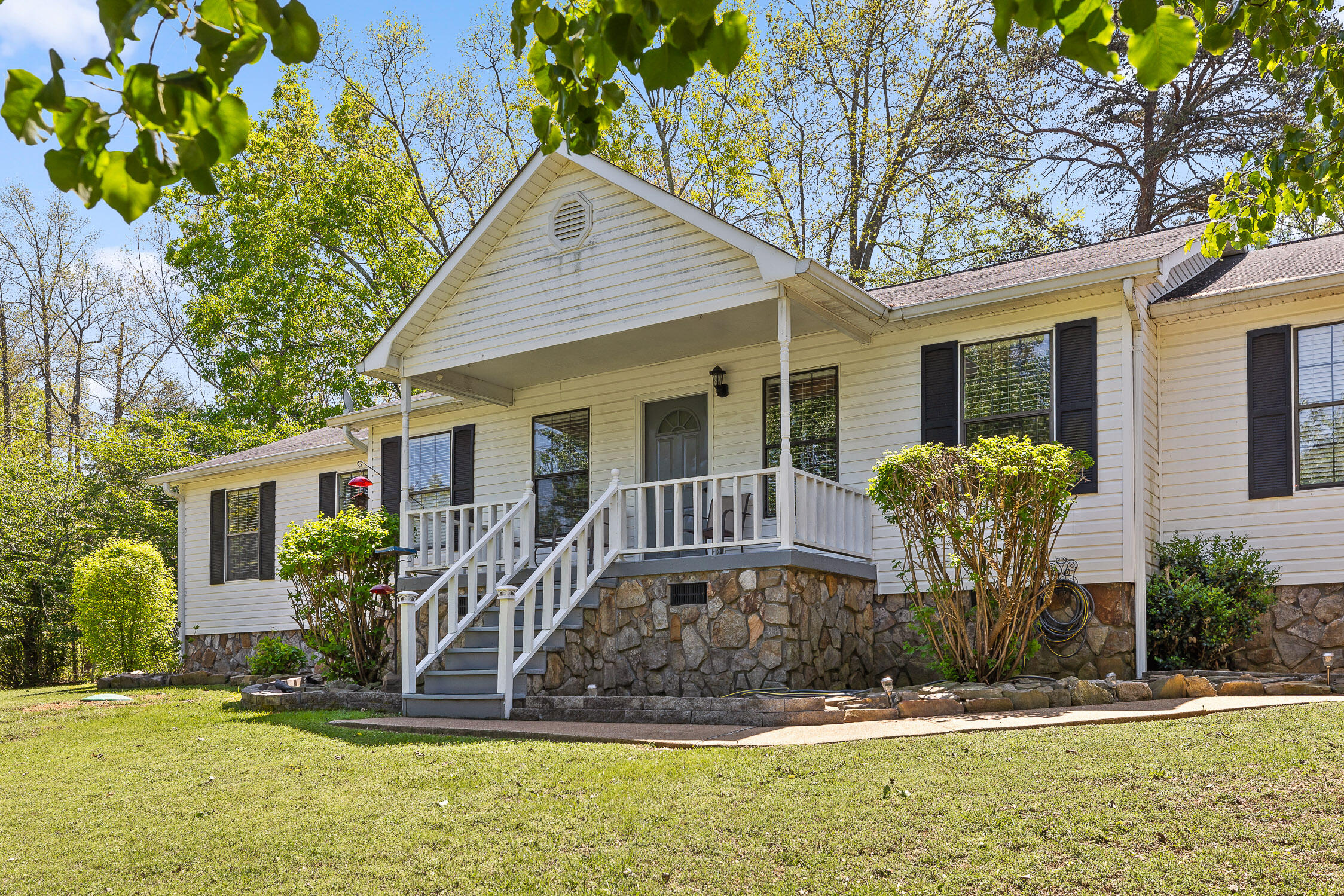 60 Hillside Drive, Ringgold, Georgia image 1
