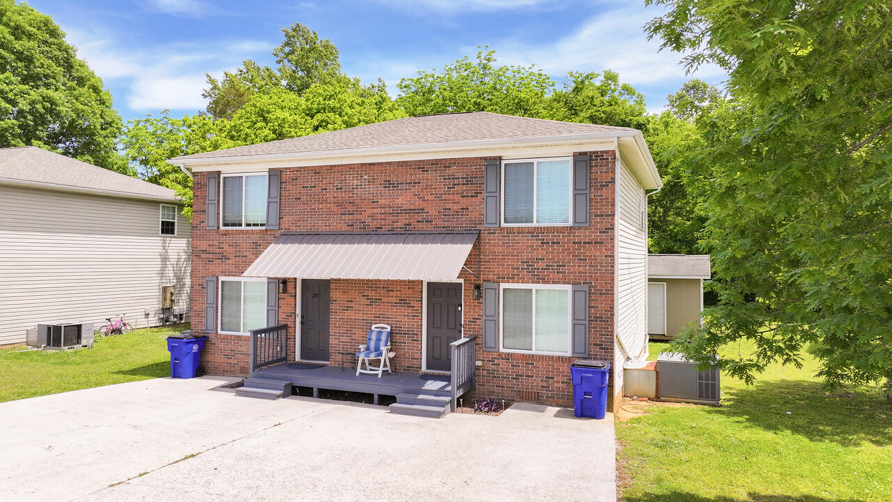 2933/2935 Barneys Lane NE