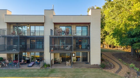 Condo For Sale - 4312 Lakeshore Lane<br/> Chattanooga, TN 37415